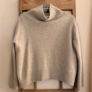Banana Republic 100% Cashmere Loose Turtleneck